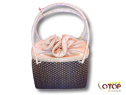 Rectangular Shaped Handbag with bullet wood flowerl pattern — 3