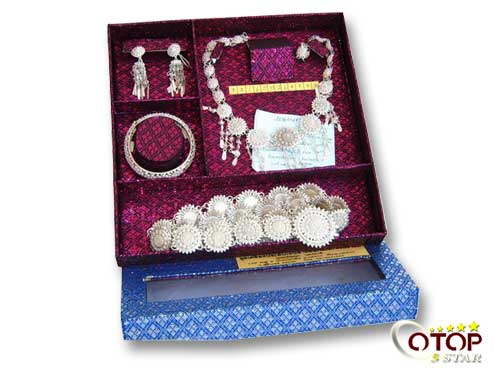 Silver Jewelry with Traditional Taphao Flower Pattern