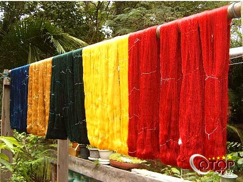 Mudmee Silk Cloth with Luk Kaew Pattern — 2
