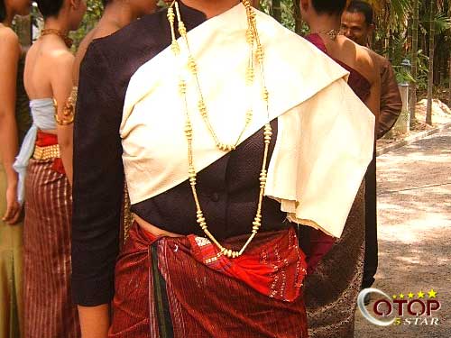 Hol Silk Cloth with Natural Dye — 3
